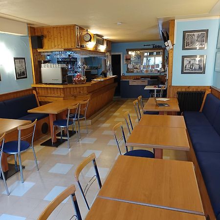 Châlus Hotel Du Centre מראה חיצוני תמונה