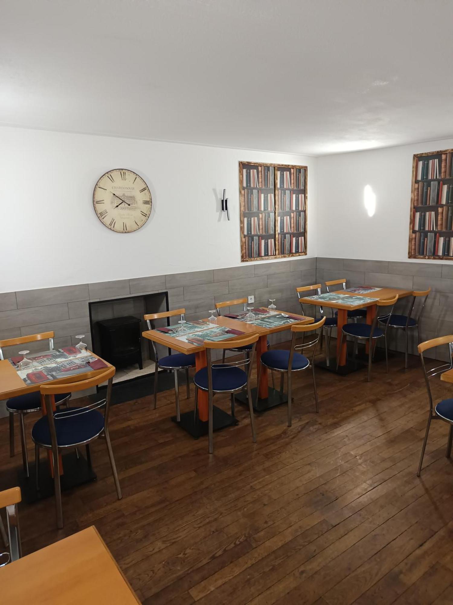 Châlus Hotel Du Centre מראה חיצוני תמונה